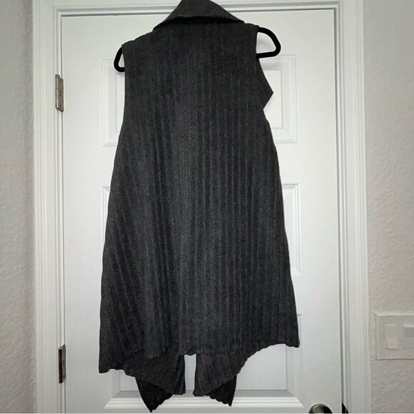Le Moda Shawl Cascade Collar Sleeveless Sweater Vest - Picture 7 of 8